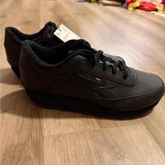 Reebok Women’s Classic Renaissance Black Sneakers - Size 11 Wide - Picture 5 of 6